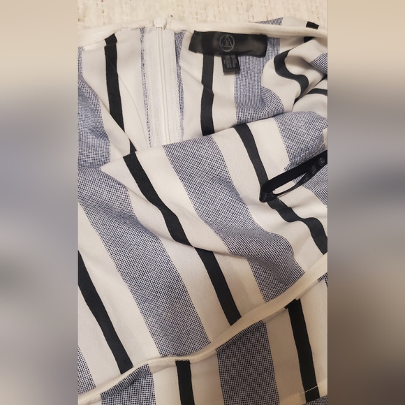 Romper blue/white strip size 6 strapless - Picture 2 of 2